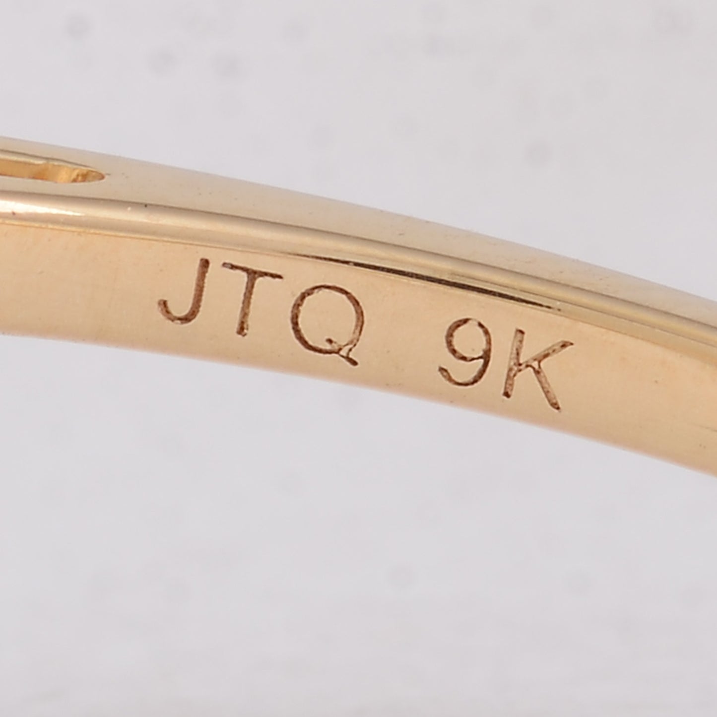 1.22 Ct Oval Emerald 9K Gold Ring