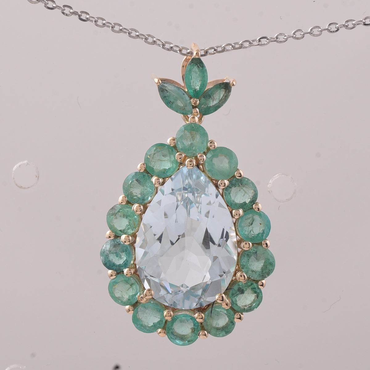 5.10 Ct Pear Aquamarine 9K Gold Pendant