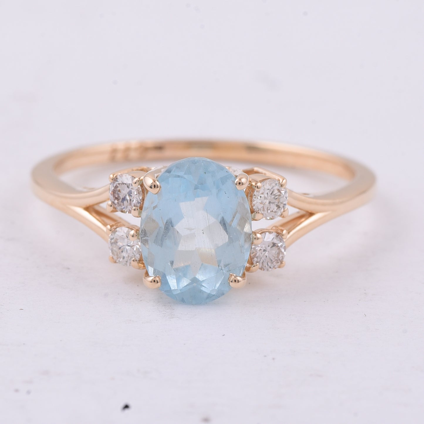 1.58 Ct Oval Natural Aquamarine 14K Gold Ring