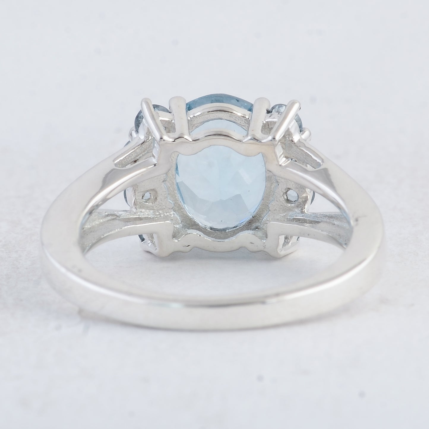 3.24 Ct Oval Blue Topaz 925 Sterling Silver Ring