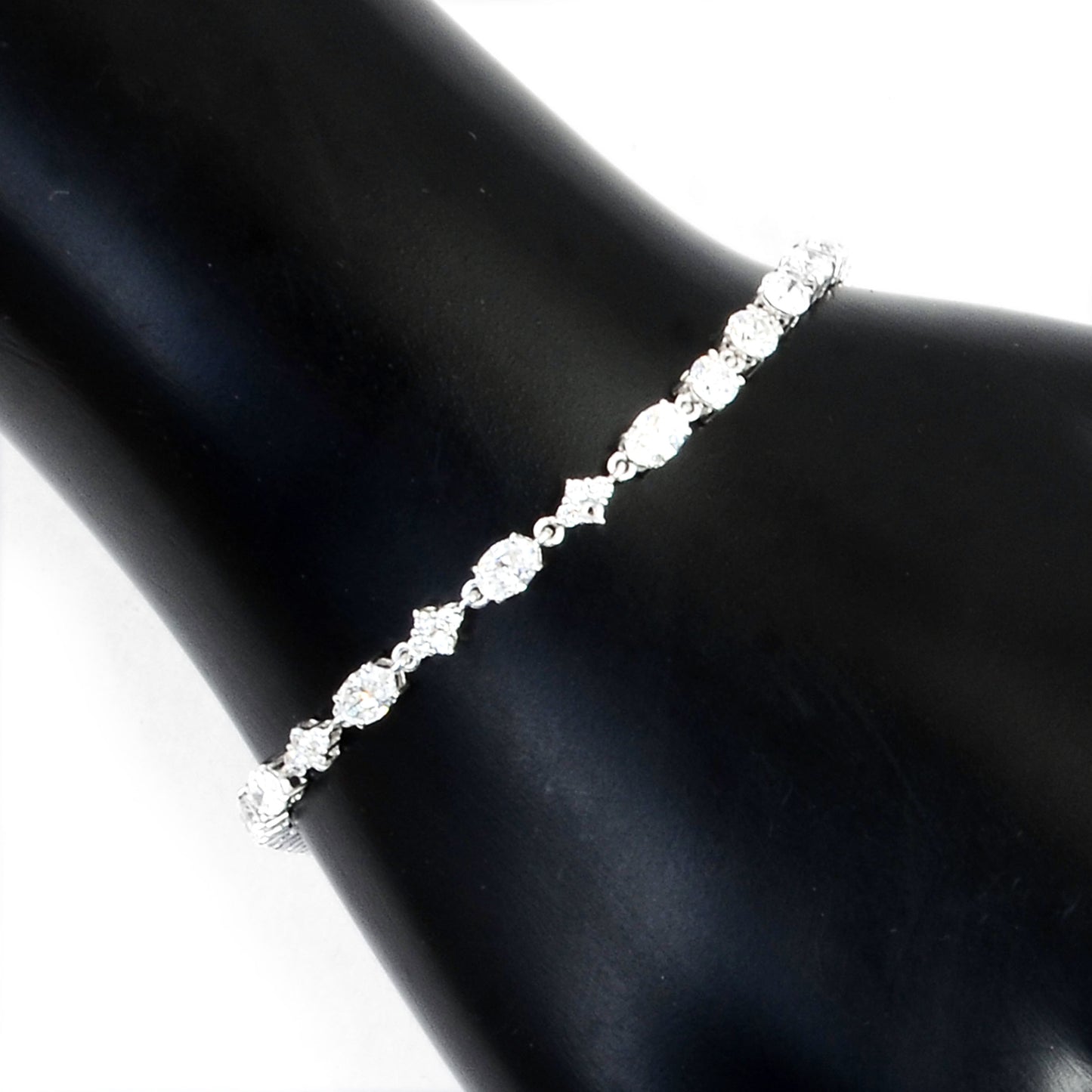3.97 Ct Oval Lab Grown Diamond 14K Gold Bracelet