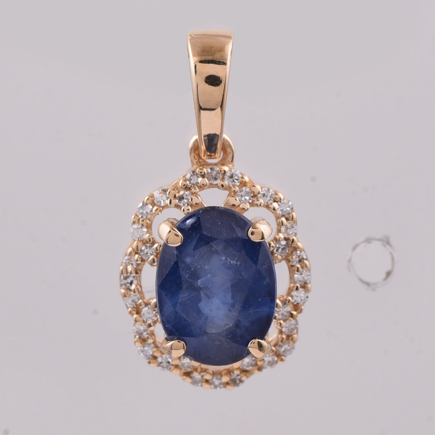 2.26 Ct Oval Natural Sapphire 14K Gold Pendant
