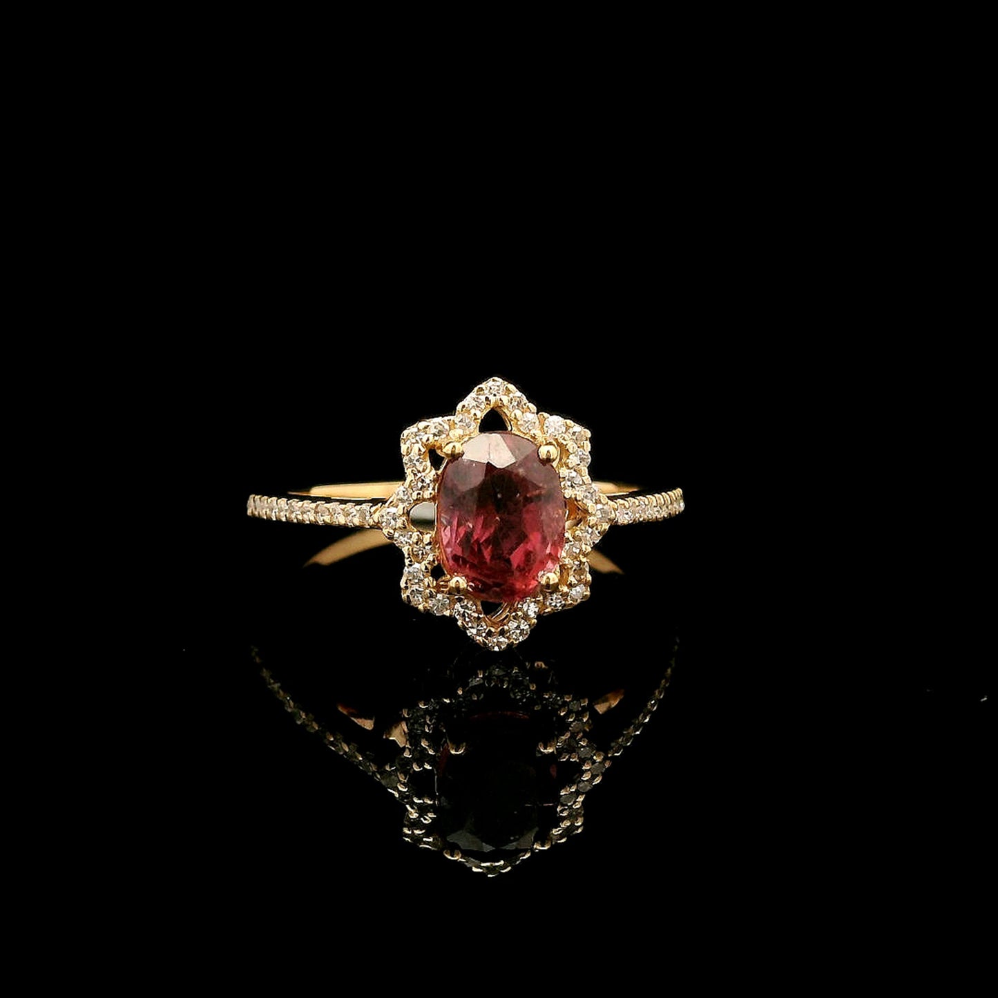 1.57 Ct Oval Mixed Cut Natural Spinel 14K Gold Ring