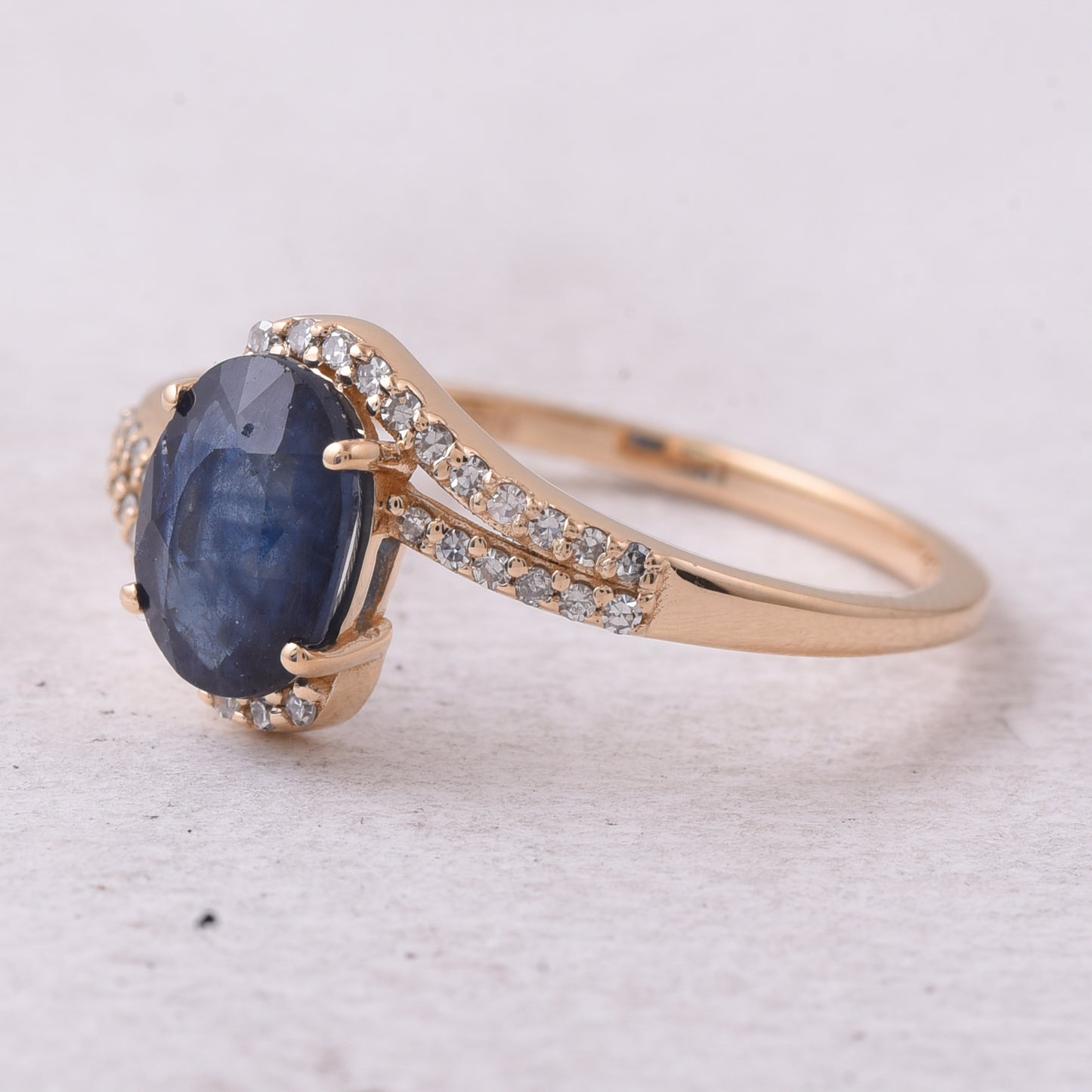 1.37 Ct Oval Mixed Cut Natural Sapphire 14K Gold Ring