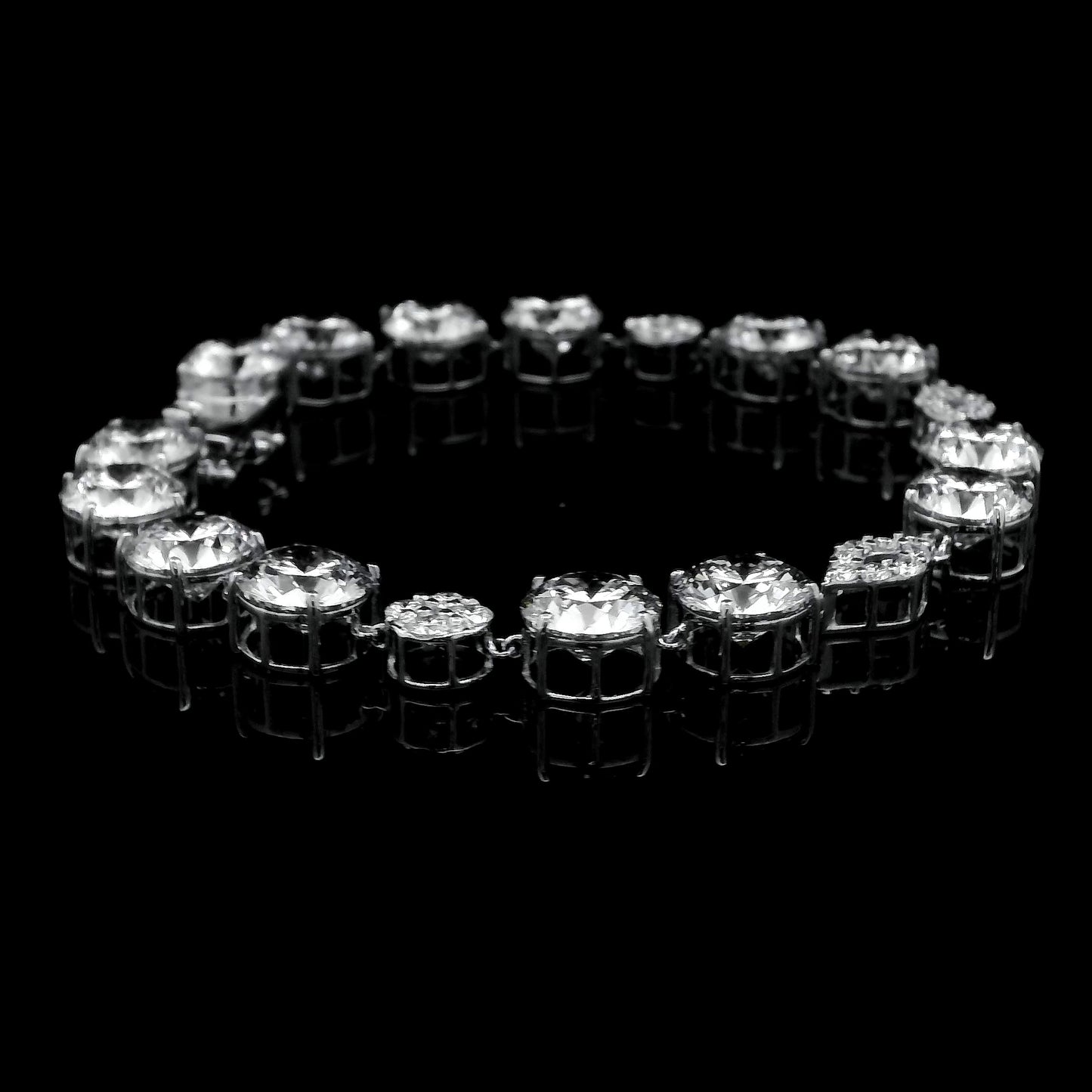 30.38 Ct Round Lab Grown Diamond 14K Gold Bracelet