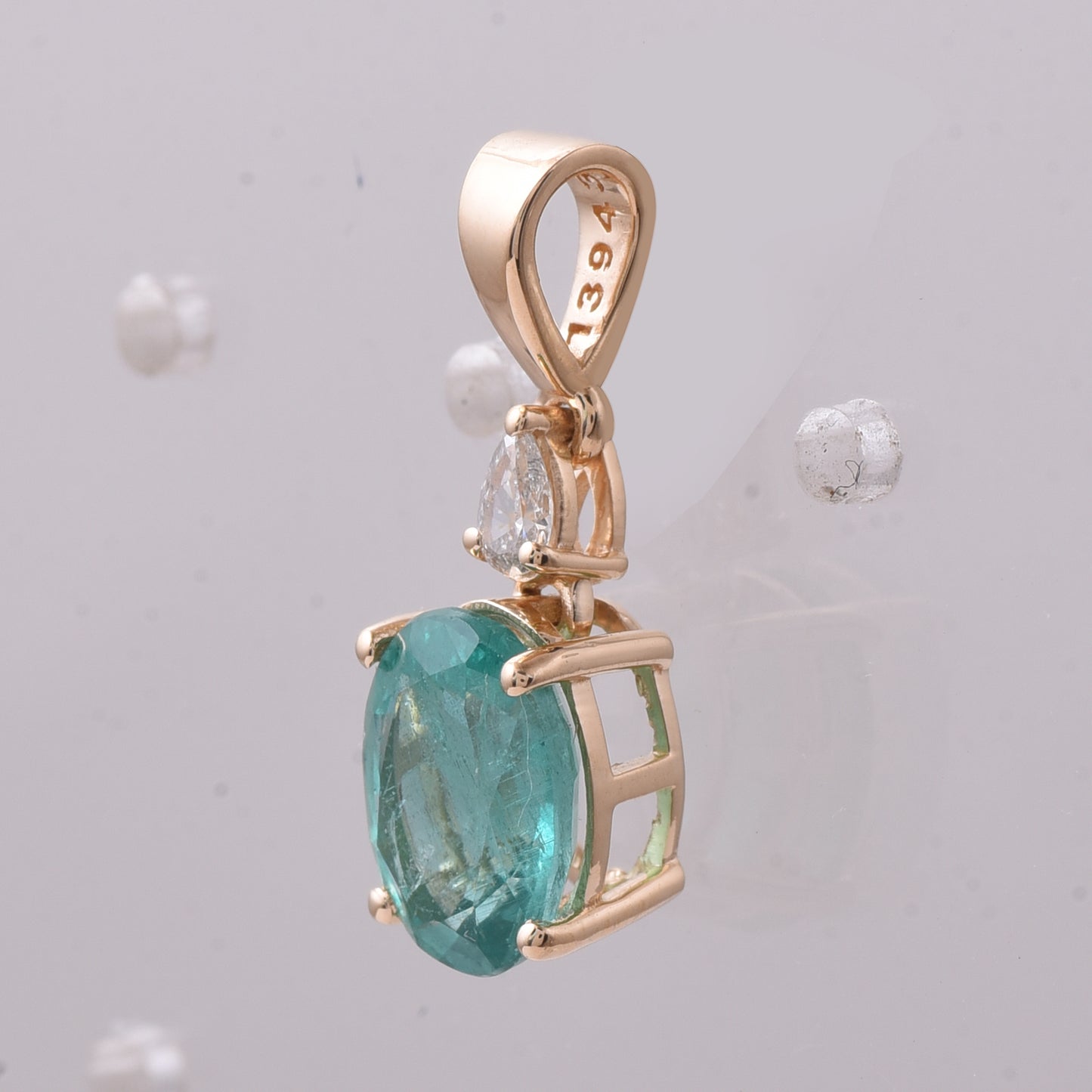 2.56 Ct Oval Emerald 14K Gold Pendant