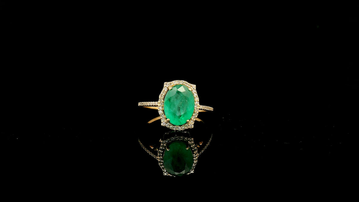 2.48 Ct Oval Natural Emerald 14K Gold Ring