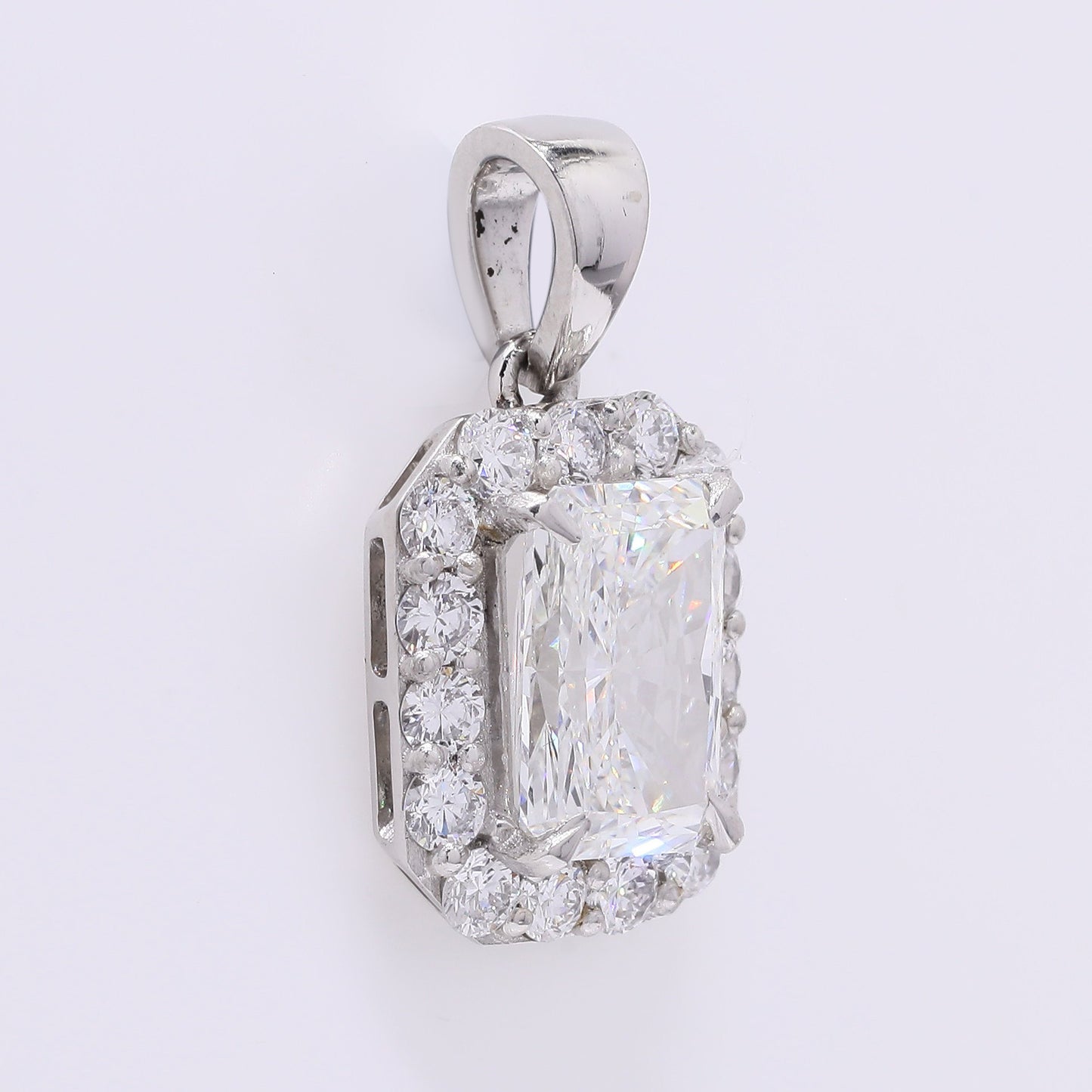 2.56 Carats Lab Grown Diamond 950 Platinum Pendant