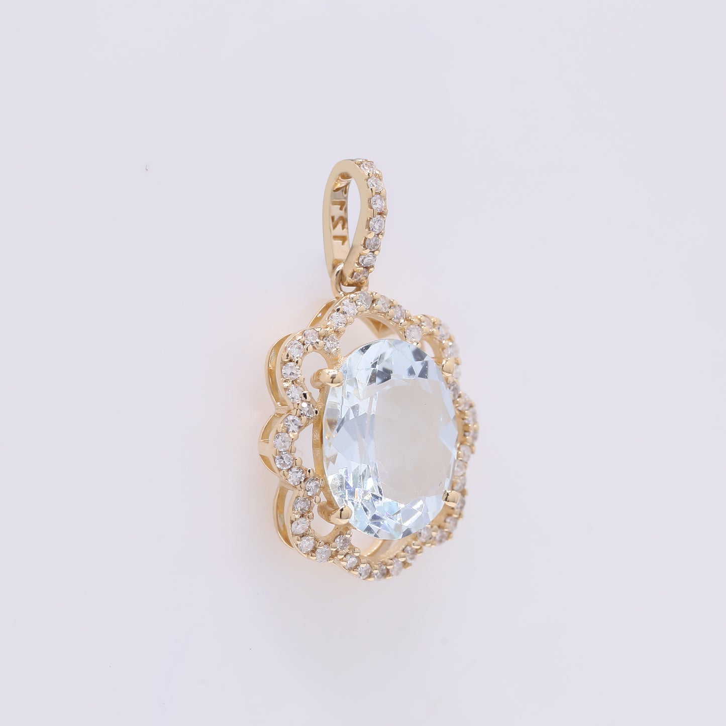 2.06 Ct Oval Mixed Cut Natural Aquamarine 14K Gold Pendant