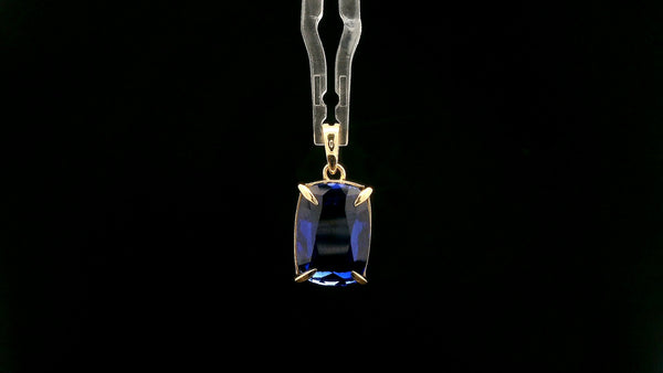 9.05 Ct Cushion Lab Grown Sapphire 14K Gold Pendant