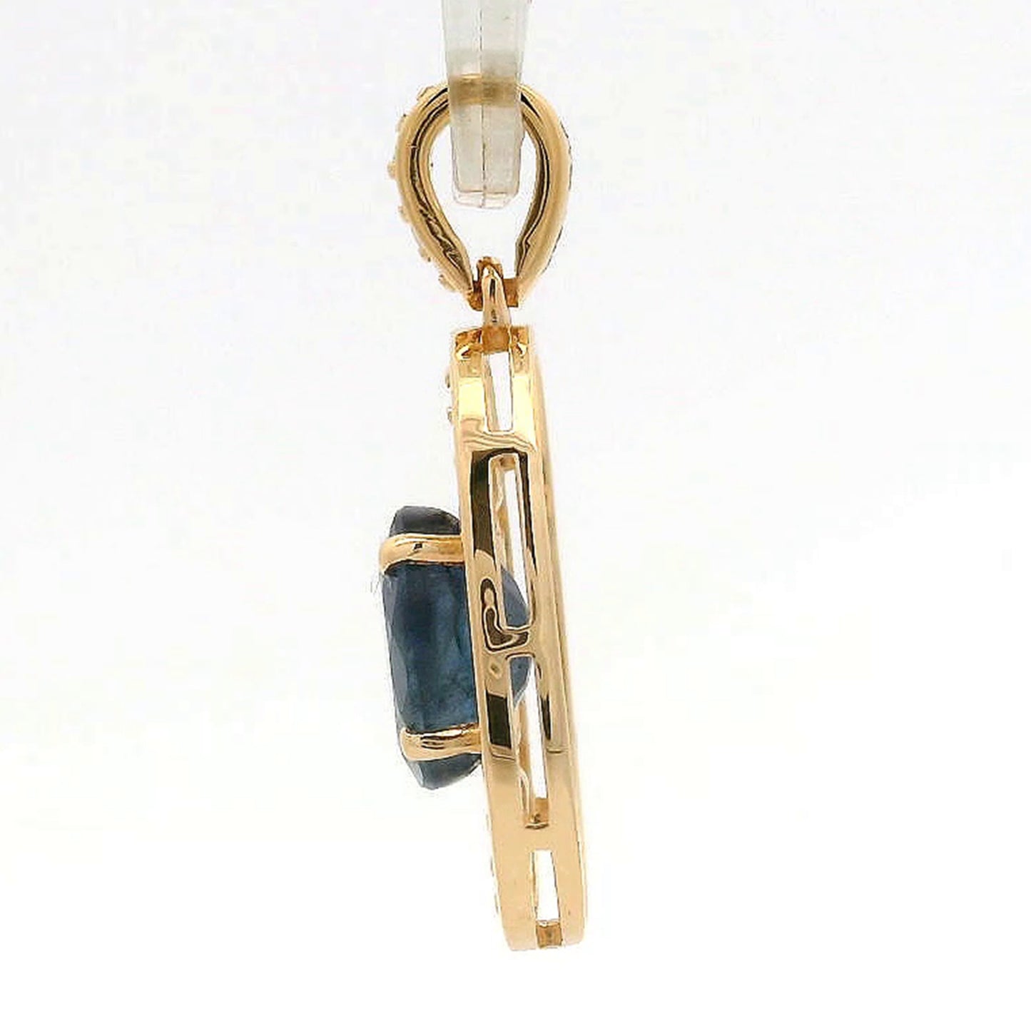 1.26 Ct Oval Sapphire 14K Gold Pendant