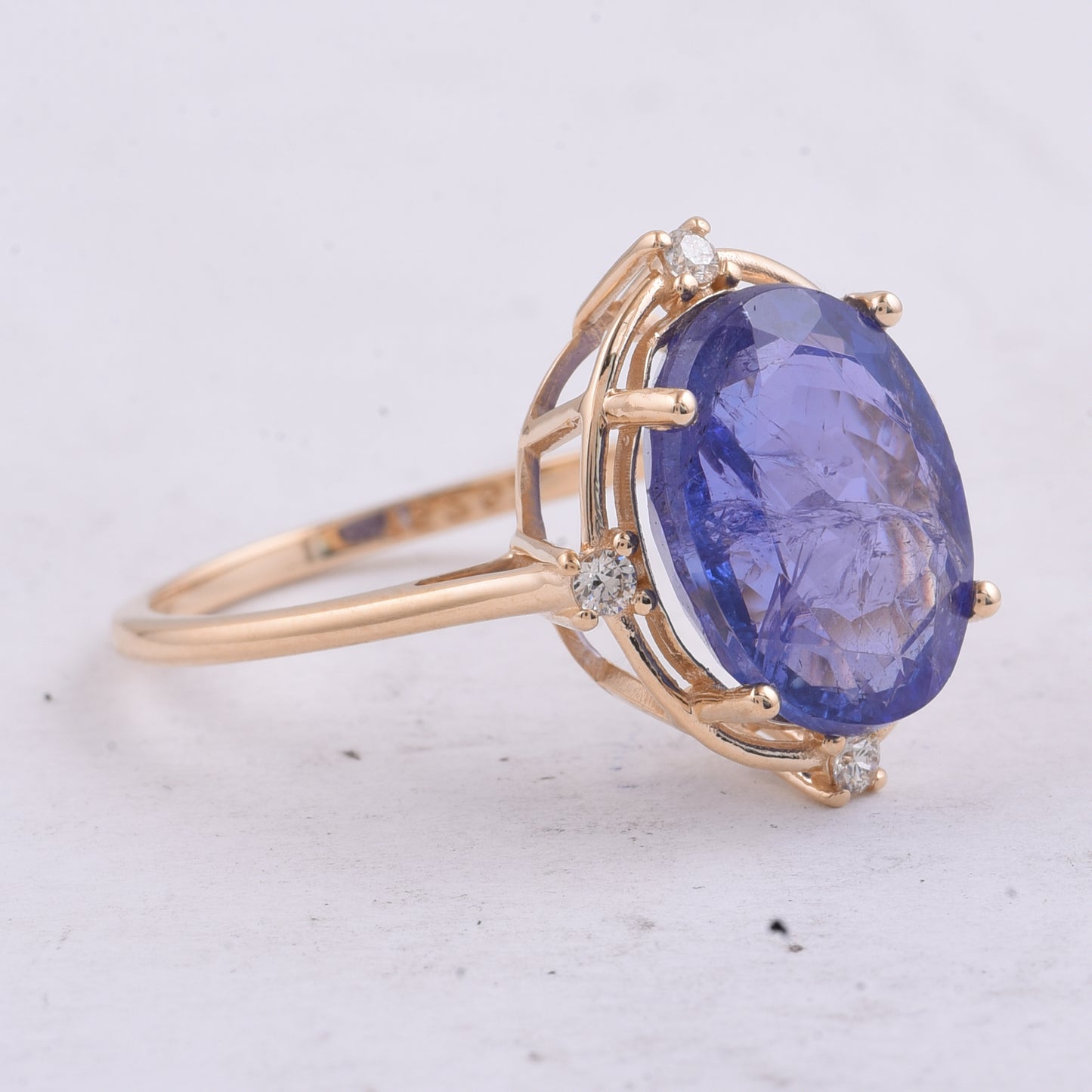 6.72 Ct Oval Natural Tanzanite 14K Gold Ring