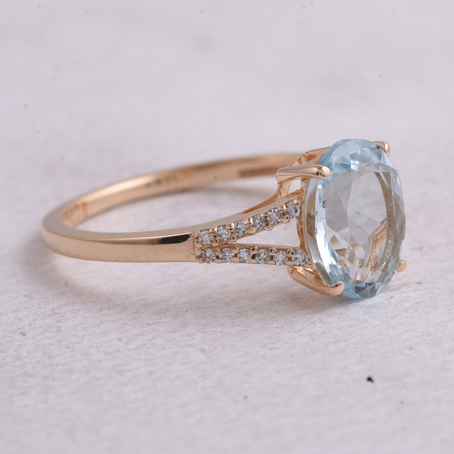 1.69 Ct Oval Mixed Cut Natural Aquamarine 14K Gold Ring