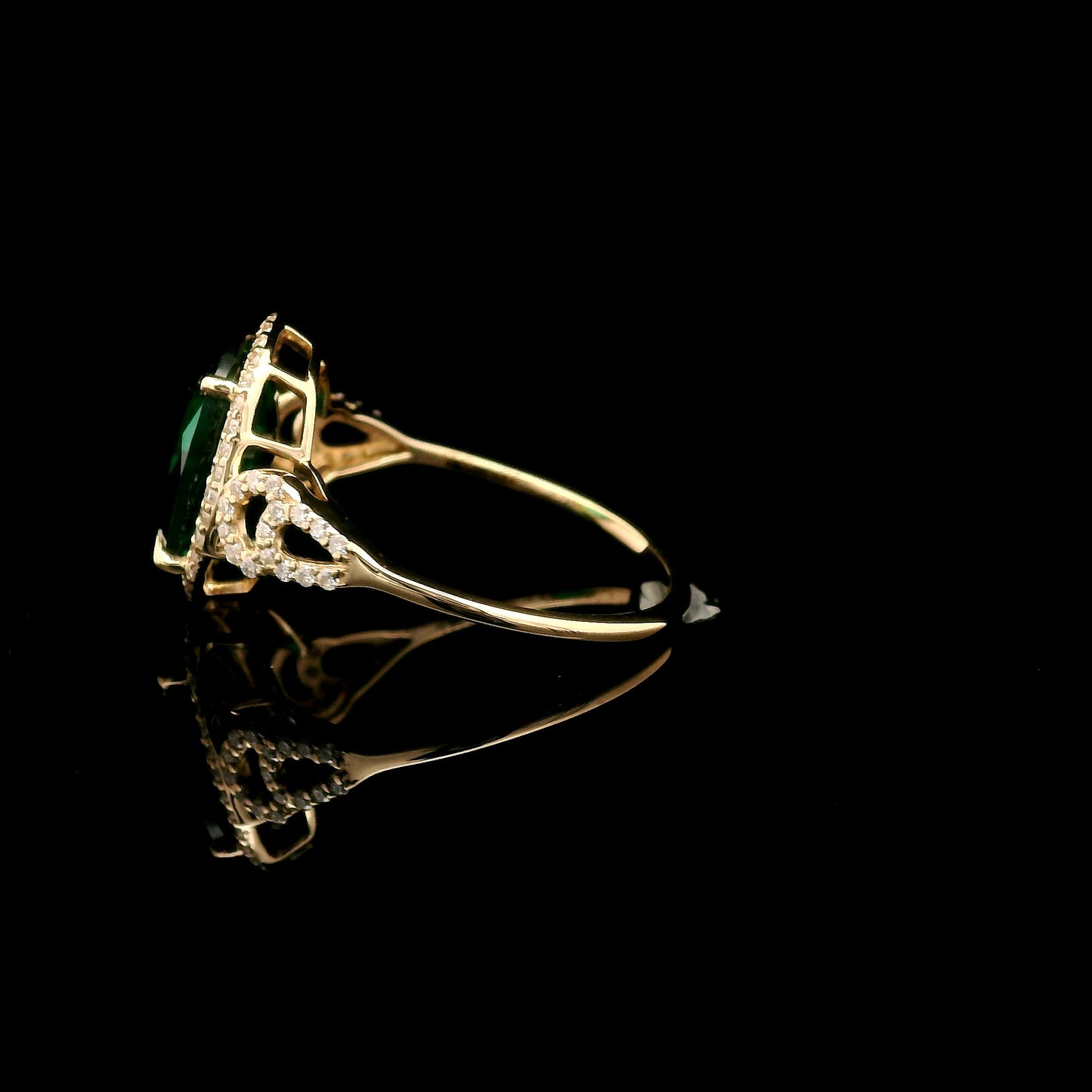 2.80 Ct Oval Mixed Cut Lab Grown Emerald 14K Gold Ring
