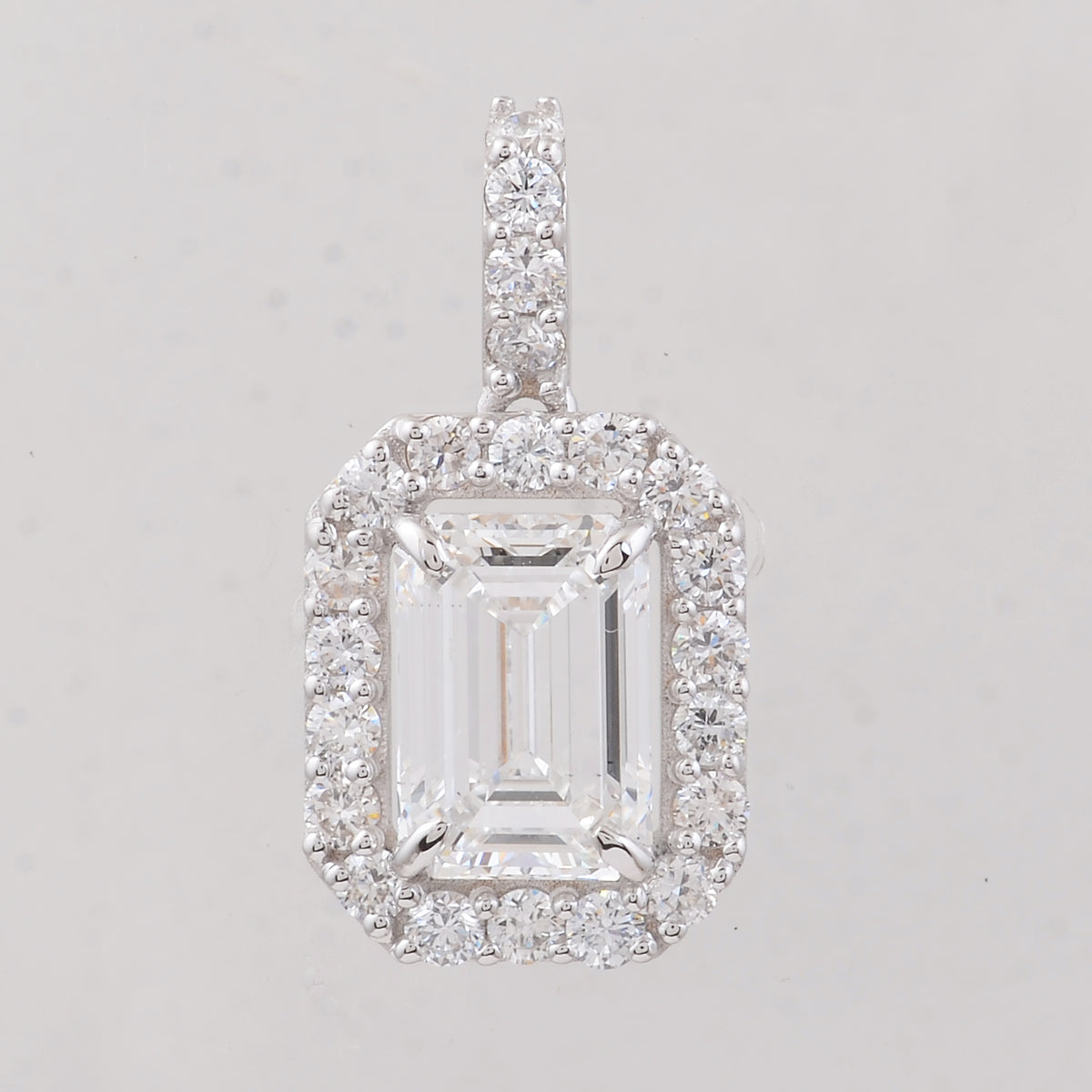 2.54 Carats Lab Grown Diamond 14K Gold Pendant