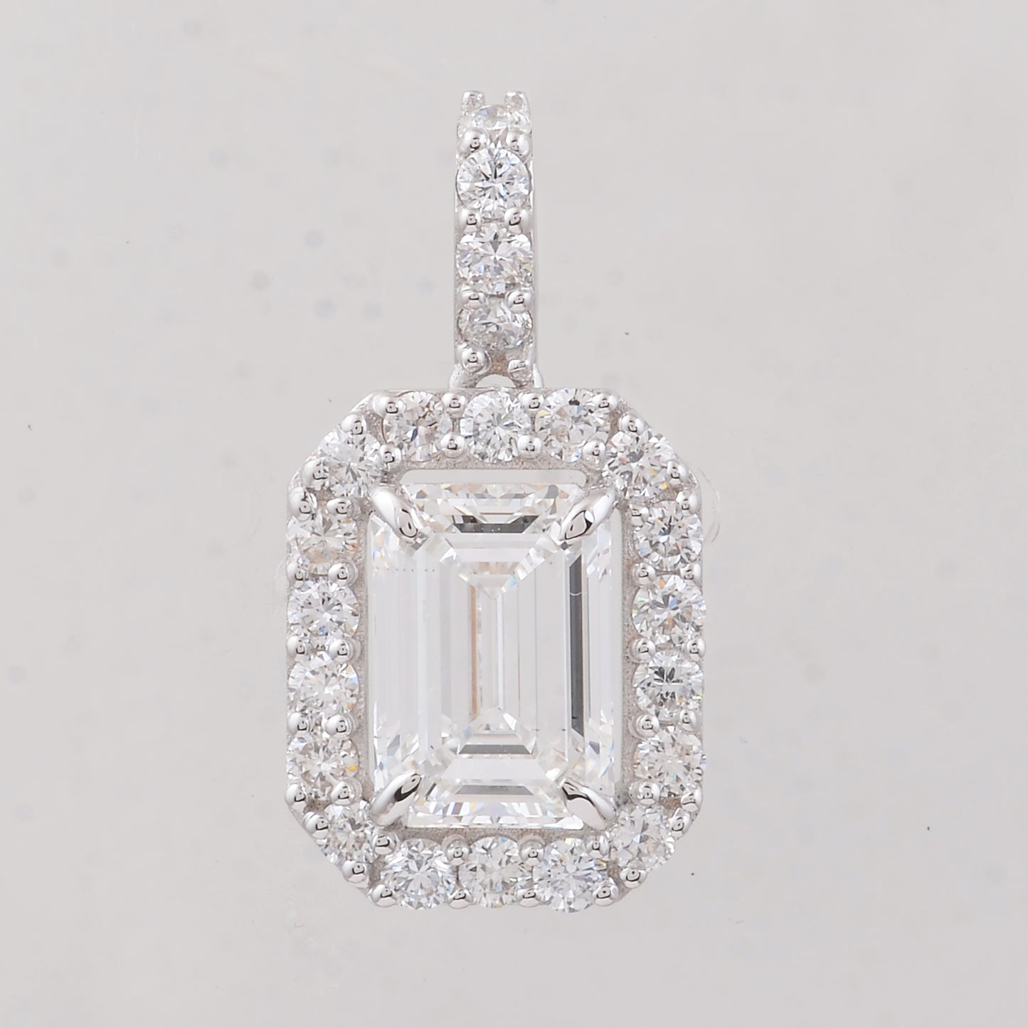 2.54 Carats Lab Grown Diamond 14K Gold Pendant