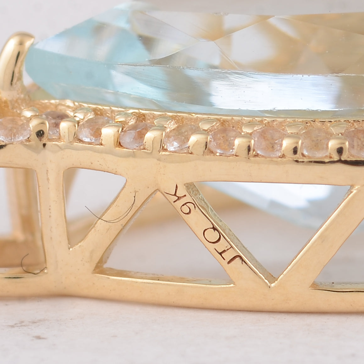 3.64 Ct Pear Aquamarine 9K Gold Pendant