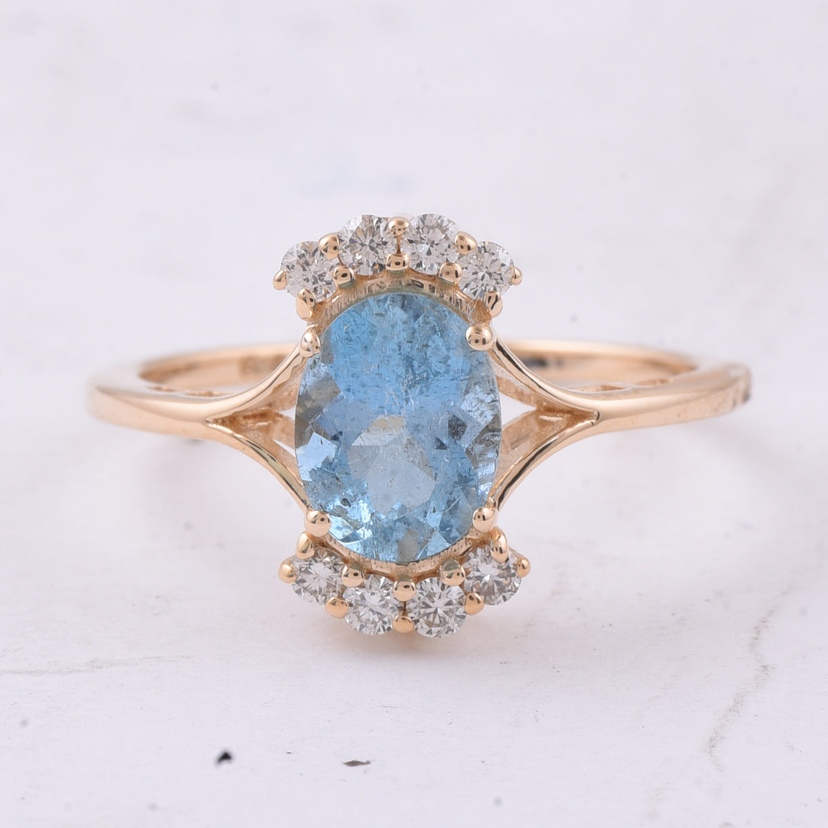 1.39 Ct Oval Natural Aquamarine 14K Gold Ring