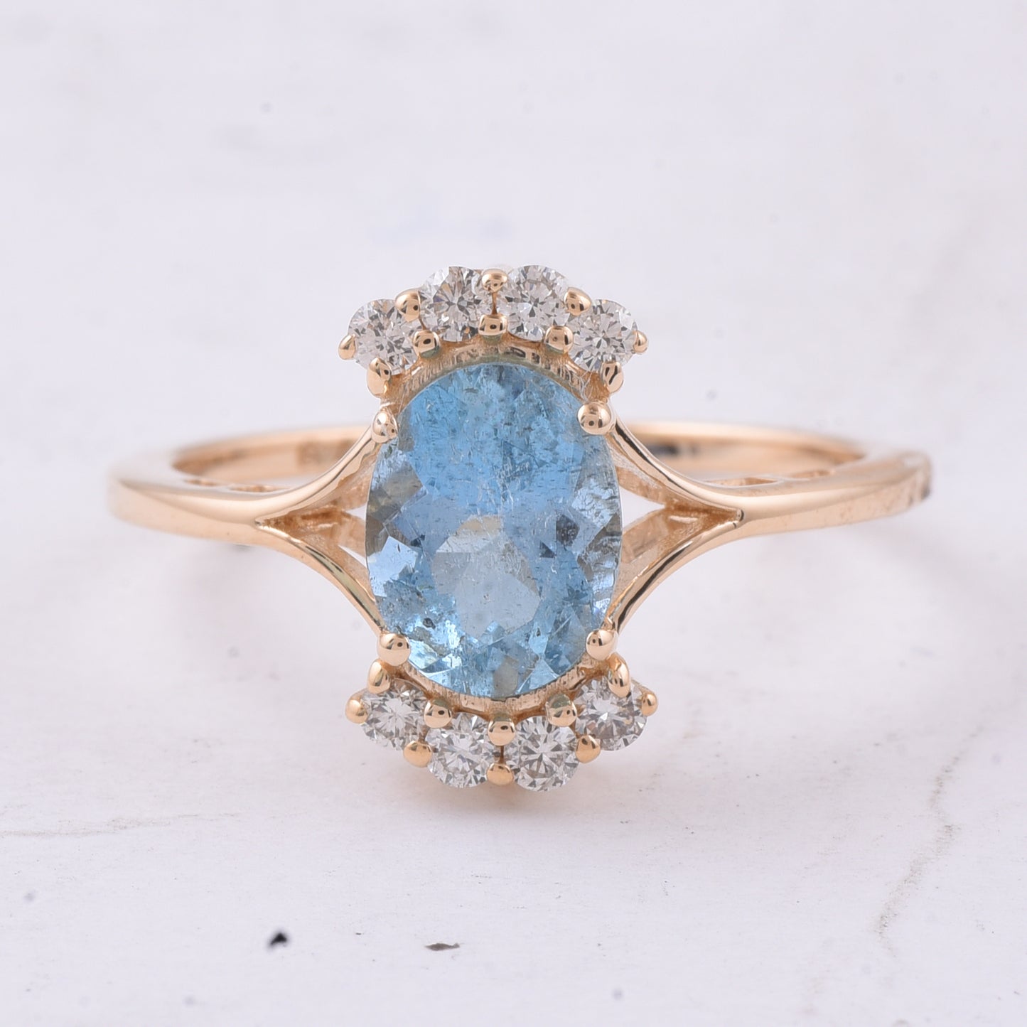 1.39 Ct Oval Natural Aquamarine 14K Gold Ring