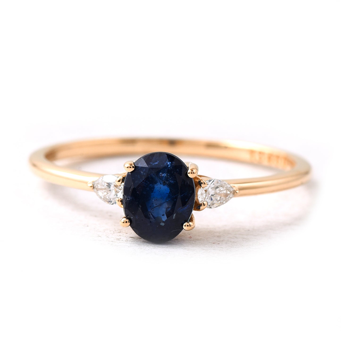 1.09 Ct Oval Sapphire 14K Gold Ring