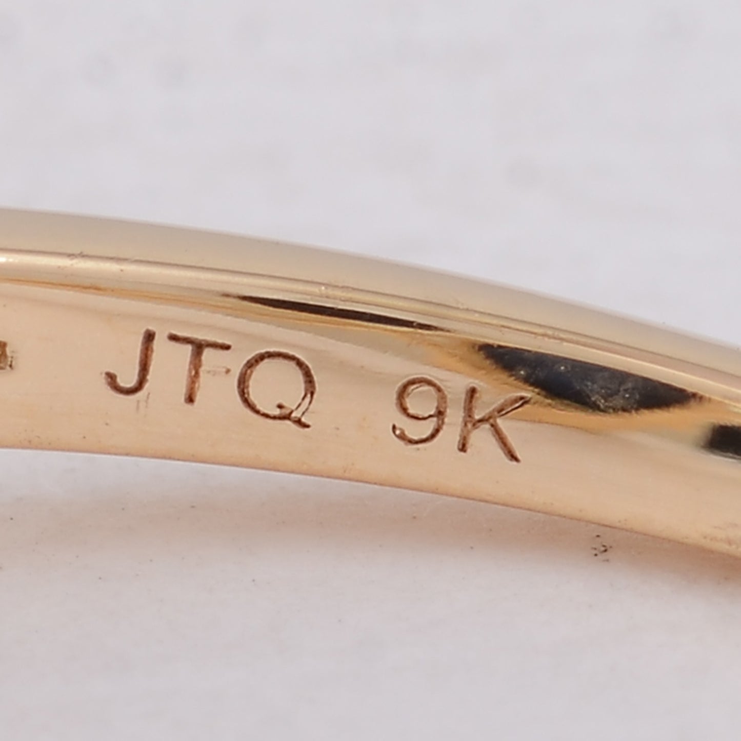 4.14 Ct Oval Sapphire 9K Gold Ring