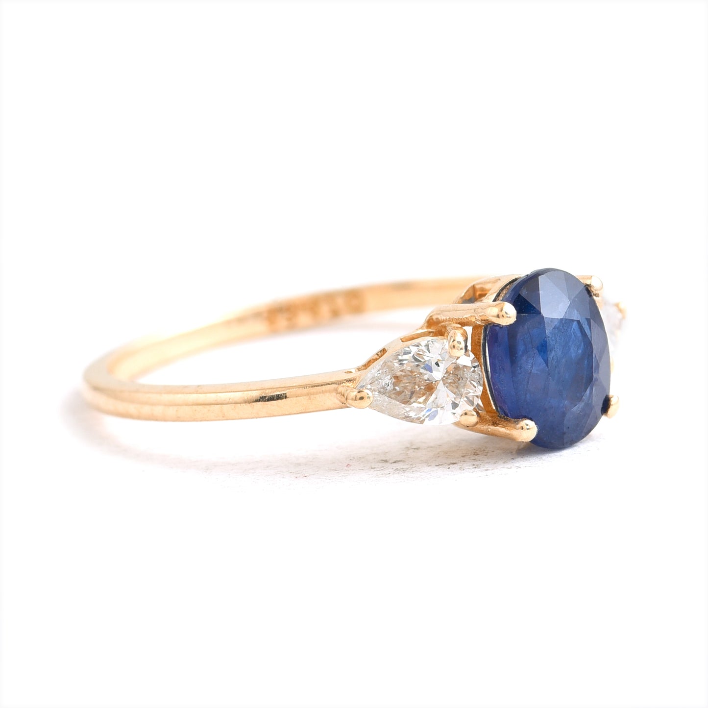 1.67 Ct Oval Sapphire 14K Gold Ring