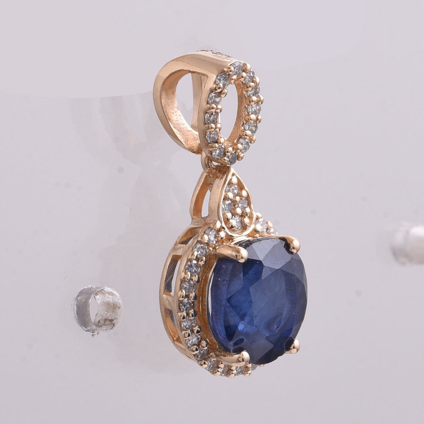 1.89 Ct Oval Sapphire 14K Gold Pendant
