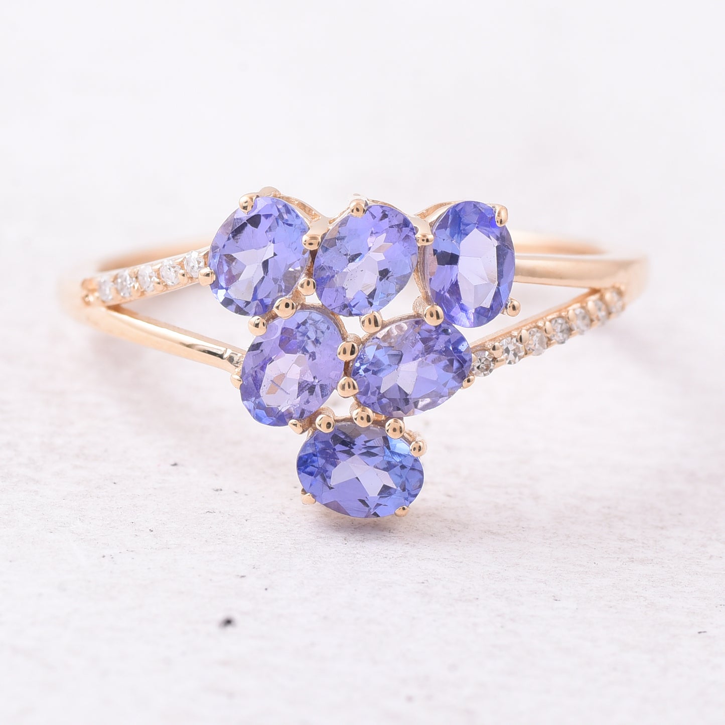 1.27 Ct Oval Natural Tanzanite 14K Gold Ring