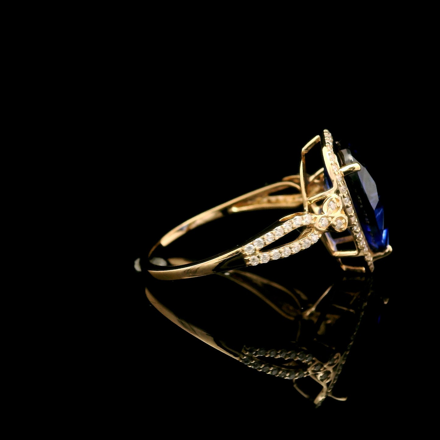 4.73 Ct Pear Mixed Cut Lab Grown Sapphire 14K Gold Ring