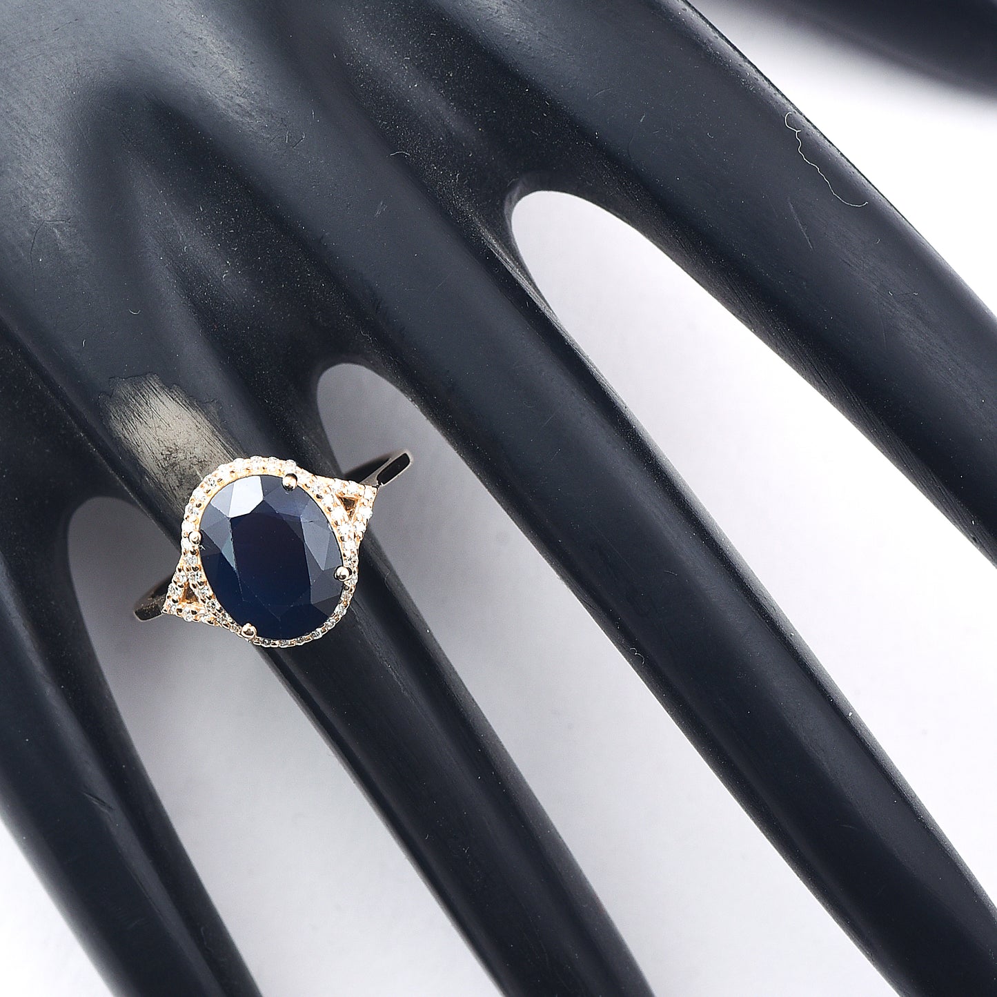 3.93 Ct Oval Mixed Cut Natural Sapphire 14K Gold Ring