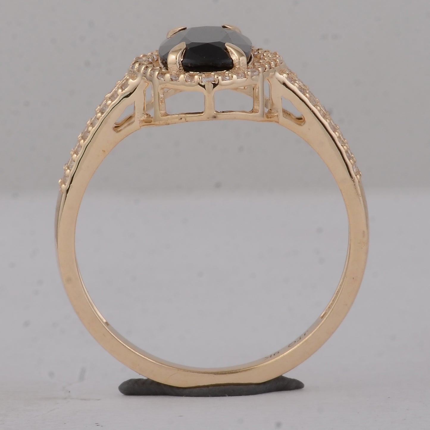 2.16 Ct Cushion Sapphire 9K Gold Ring