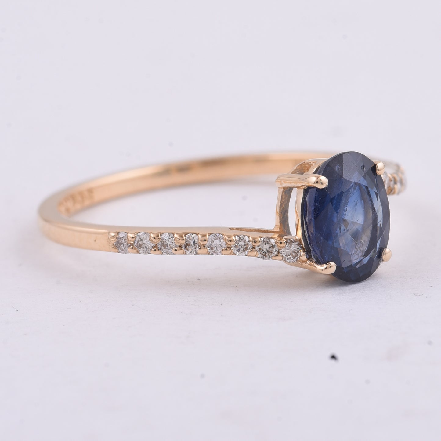 1.33 Ct Oval Natural Sapphire 14K Gold Ring