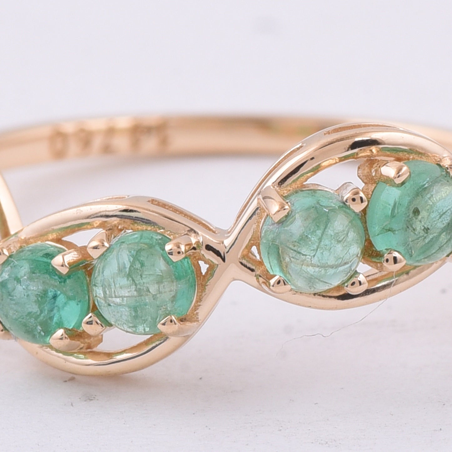 1.06 Ct Round Cabochon Cut Natural Emerald 14K Gold Ring