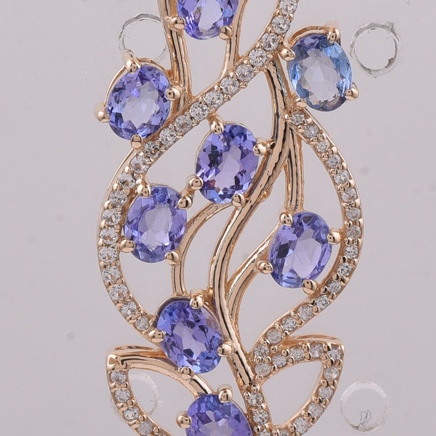 1.58 Ct Oval Natural Tanzanite 14K Gold Pendant