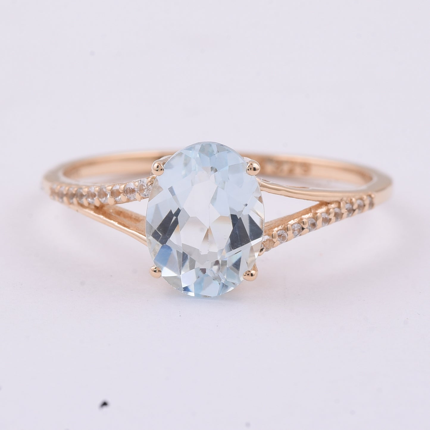 1.46 Ct Oval Natural Aquamarine 14K Gold Ring