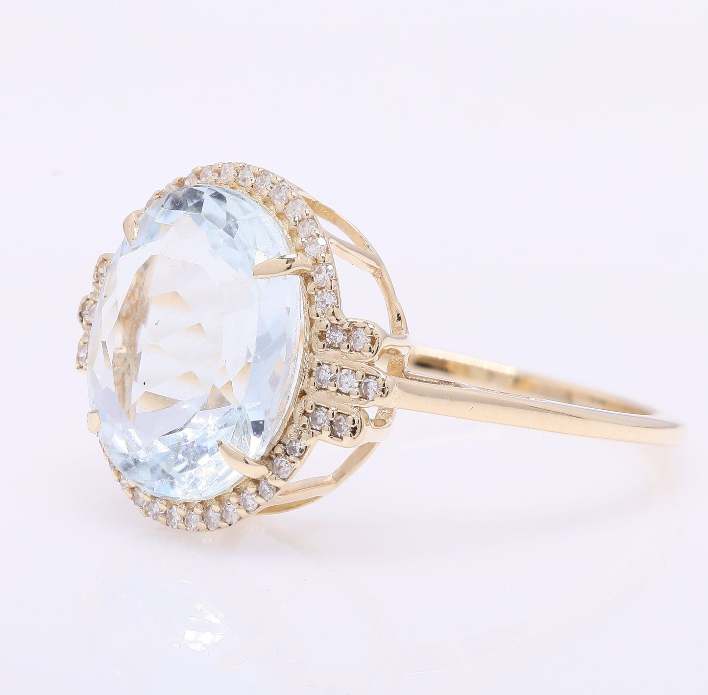 4.29 Ct Oval Mixed Cut Natural Aquamarine 14K Gold Ring