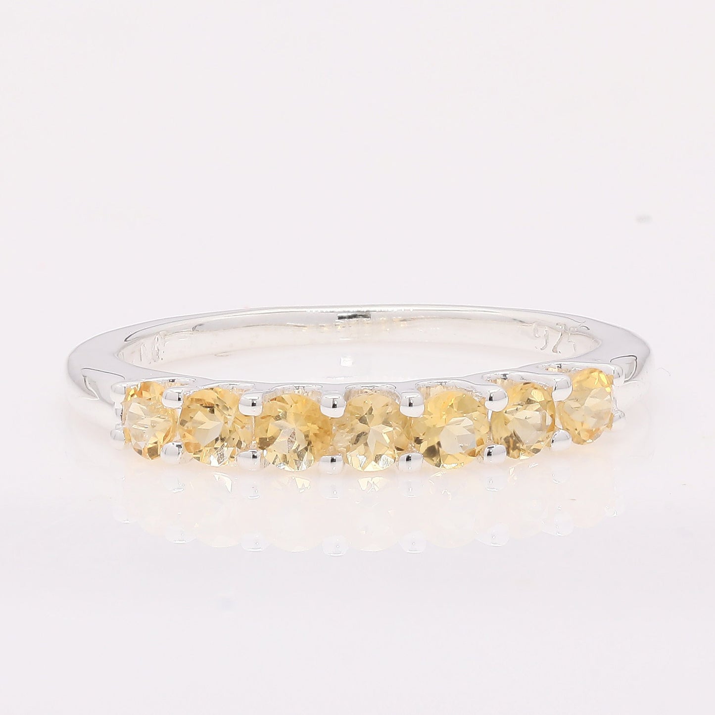 0.73 Ct Round Citrine 925 Silver Ring