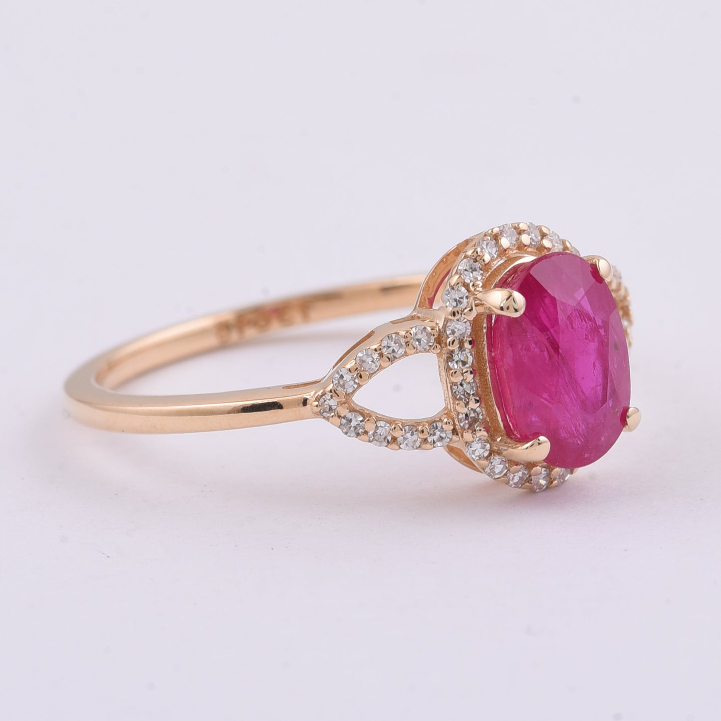 1.57 Ct Oval Natural Ruby 14K Gold Ring