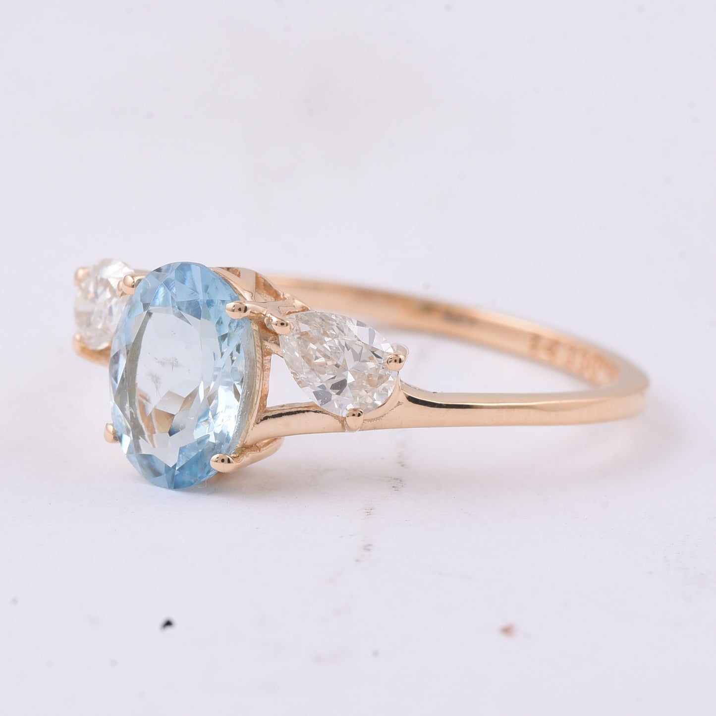 1.27 Ct Oval Natural Aquamarine 14K Gold Ring
