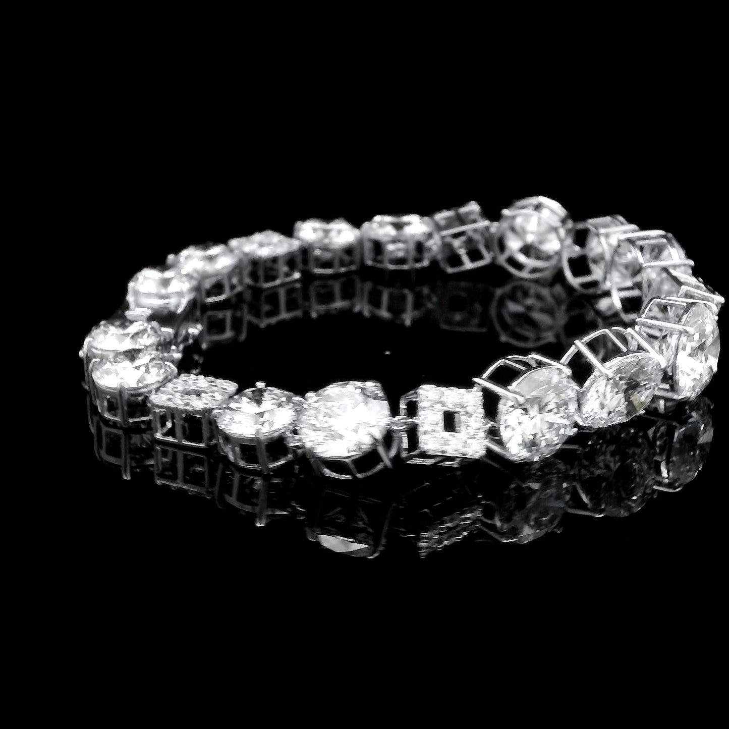 28.51 Ct Round Lab Grown Diamond 14K Gold Bracelet