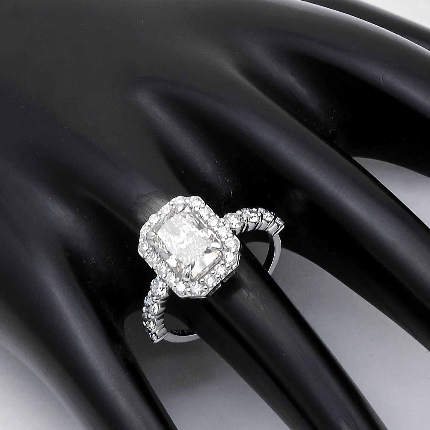 3.02 Carats Lab Grown Diamond 14K Gold Ring
