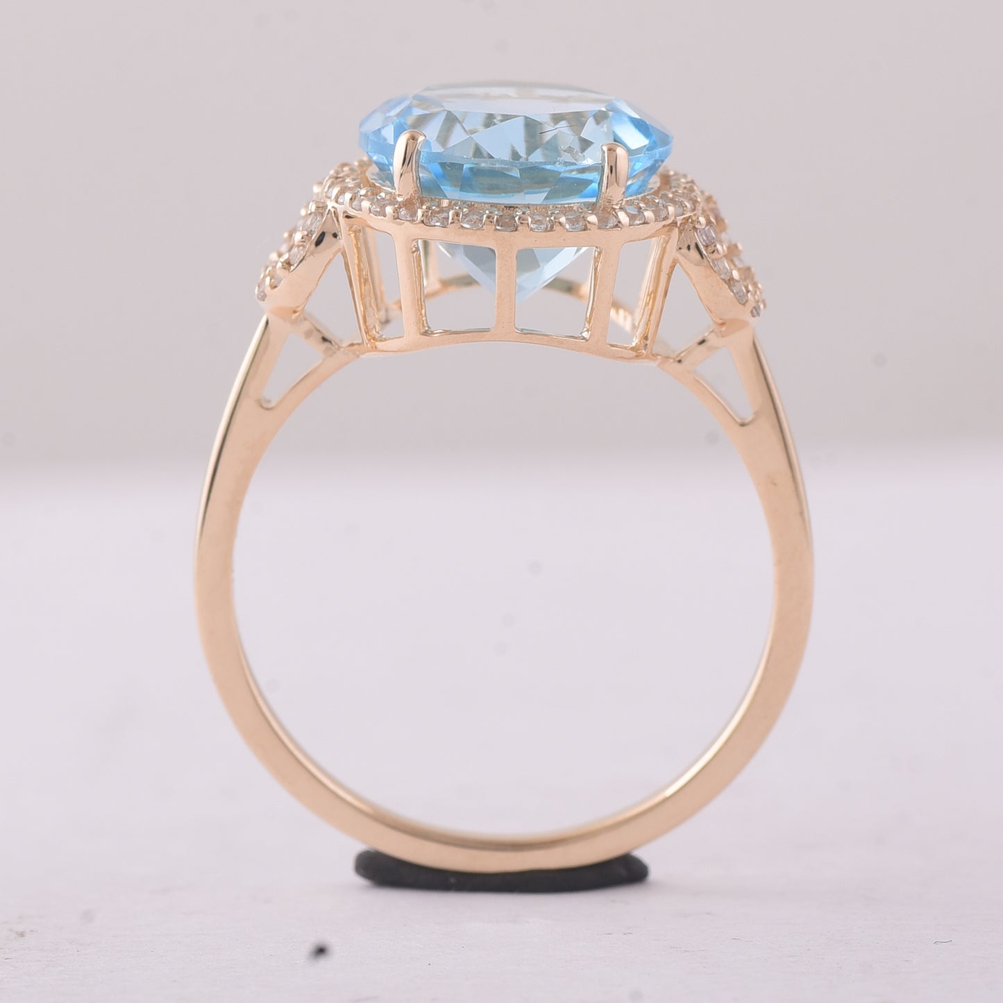 4.80 Ct Round Blue Topaz 9K Gold Ring