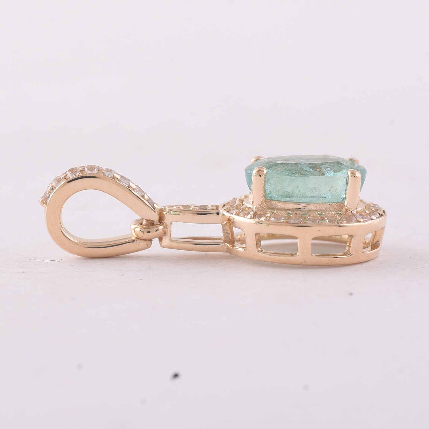 0.91 Ct Oval Emerald 9K Gold Pendant