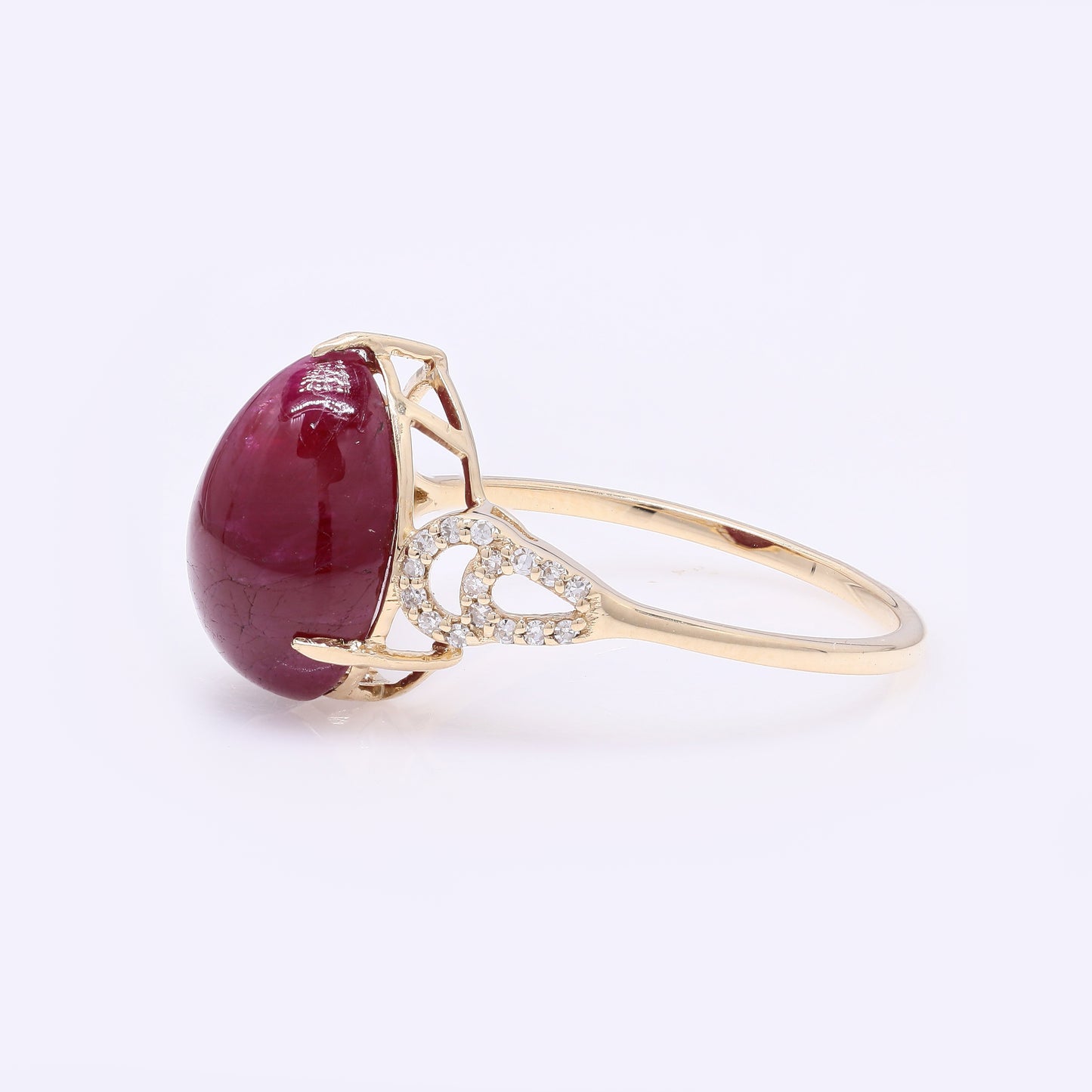 5.61 Ct Pear Cabochon Natural Corundum Ruby 14K Gold Ring