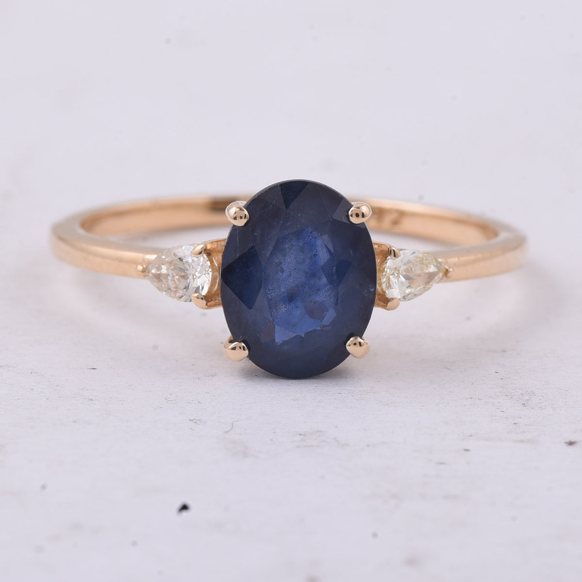 1.85 Ct Oval Natural Sapphire 14K Gold Ring