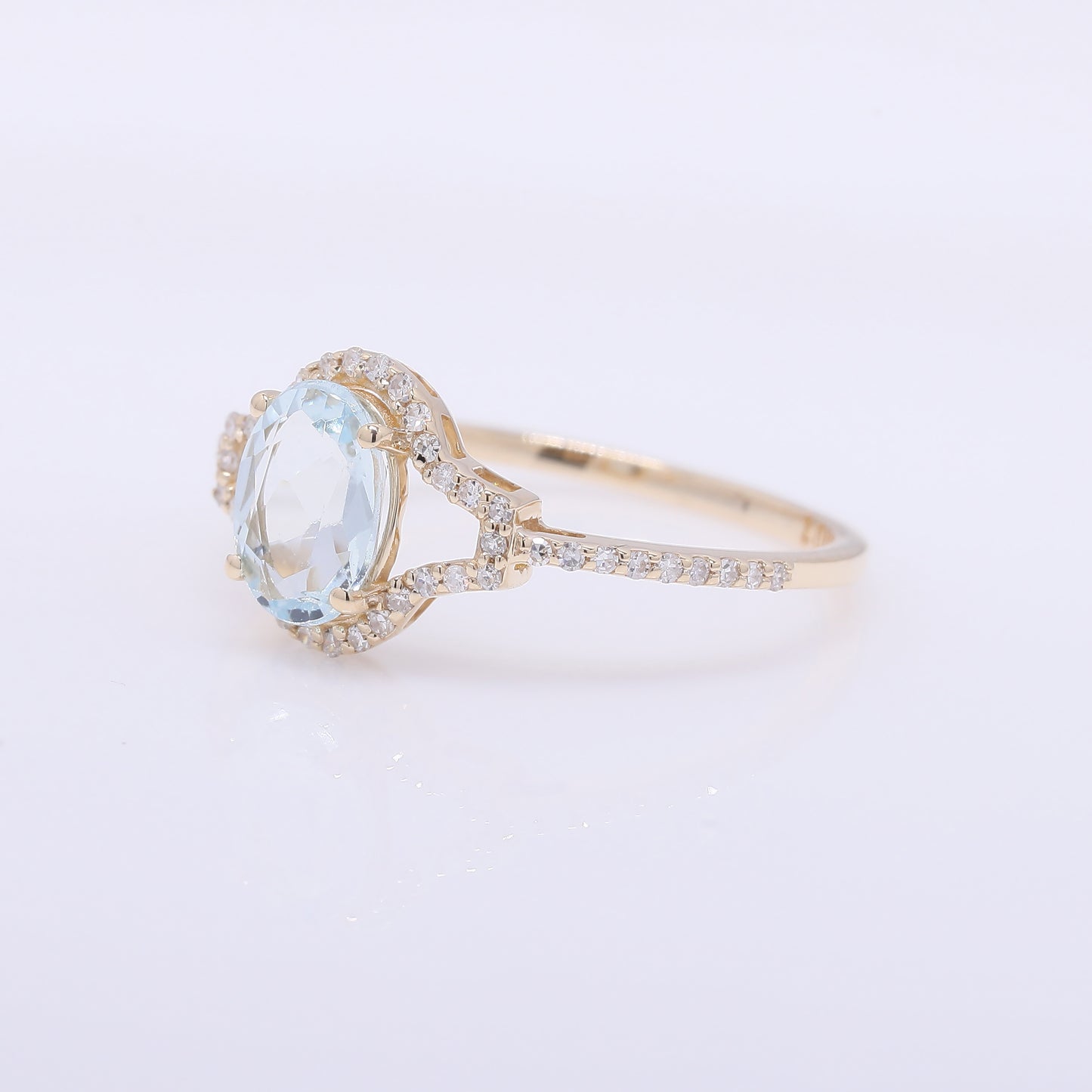 1.05 Ct Oval Mixed Cut Natural Aquamarine 14K Gold Ring