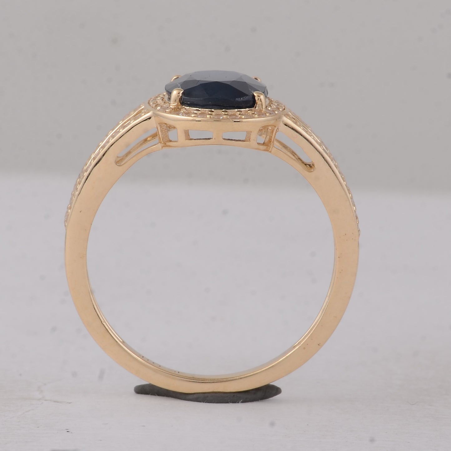 2.38 Ct Cushion Sapphire 9K Gold Ring