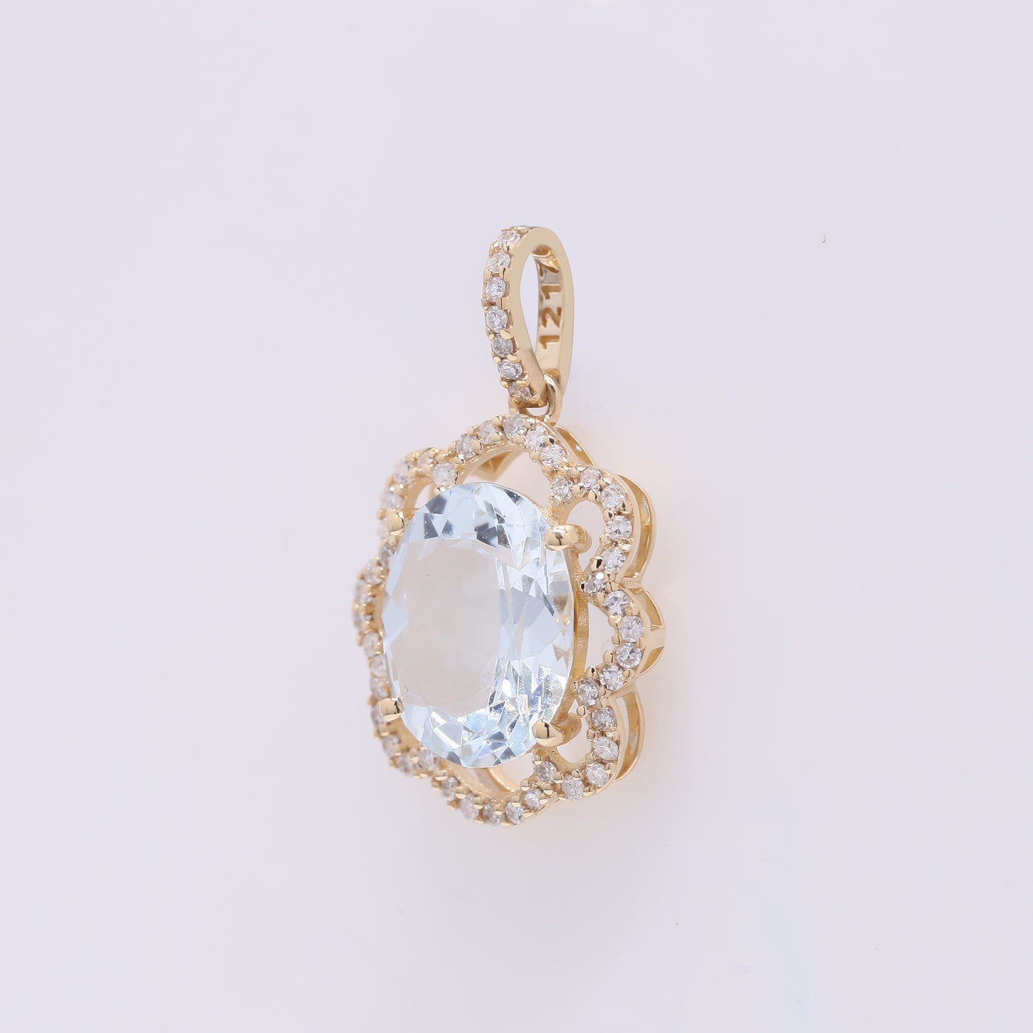 2.06 Ct Oval Mixed Cut Natural Aquamarine 14K Gold Pendant