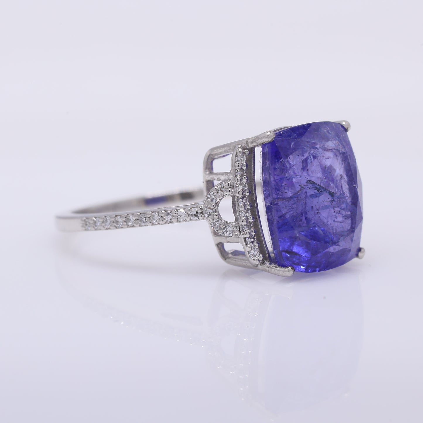 5.86 Ct Cushion Mixed Cut Natural Tanzanite 950 Platinum Ring