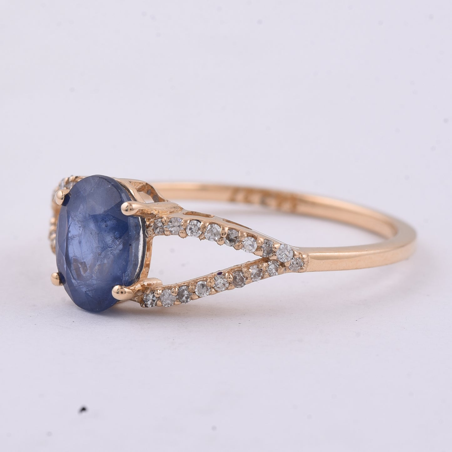 1.87 Ct Oval Natural Sapphire 14K Gold Ring